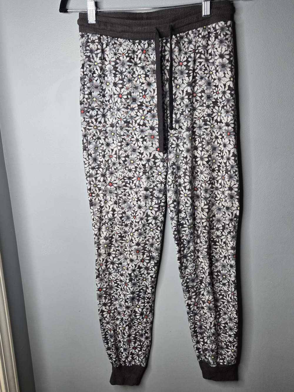Sweet Treatment Floral Daisy Jogger Pants Women’s Small Black White Drawstring